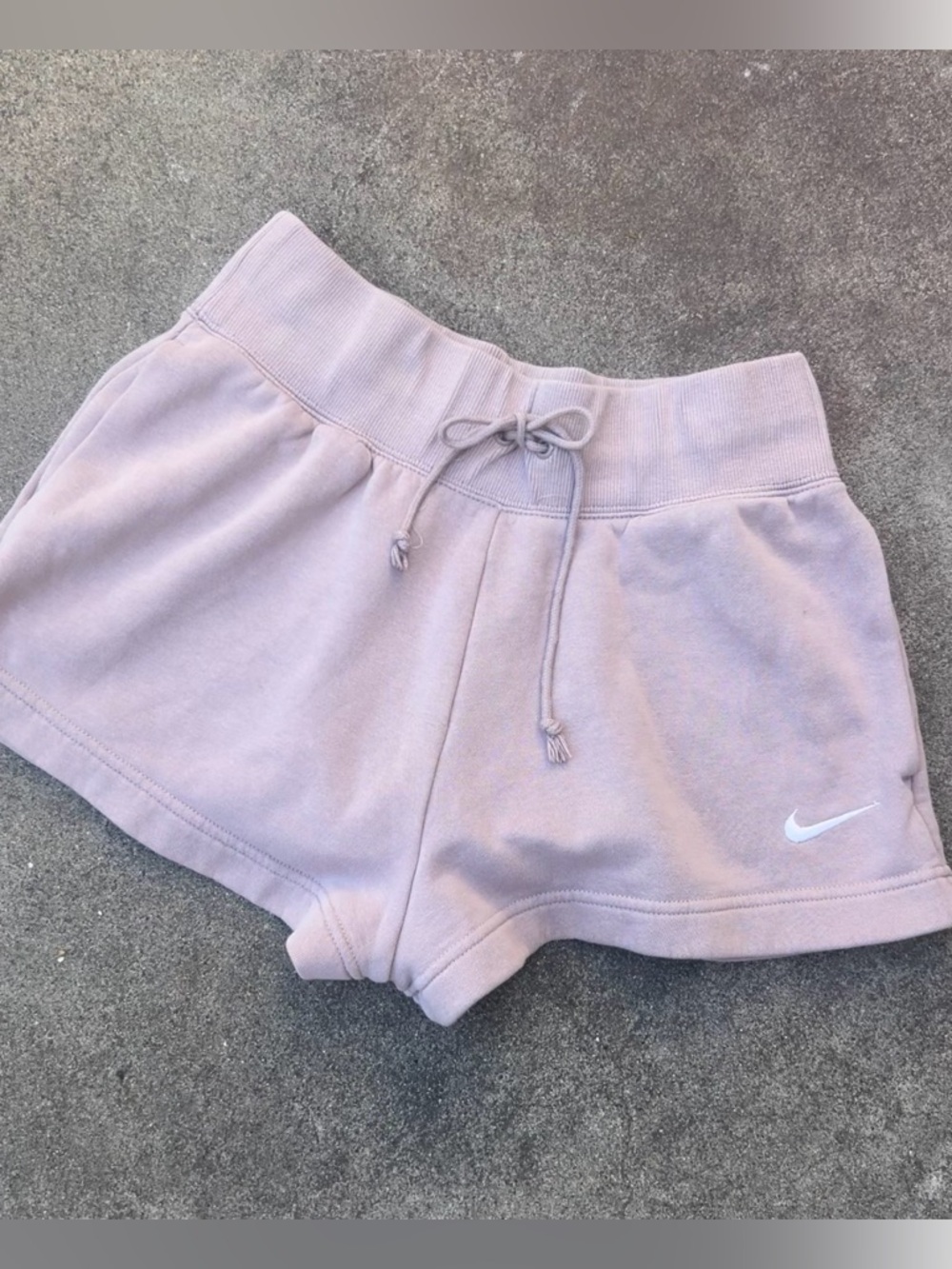 Nike shorts women’s medium
